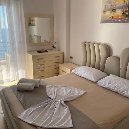 Apartment With Huge Sea View Balcony Саранде Екстериор снимка
