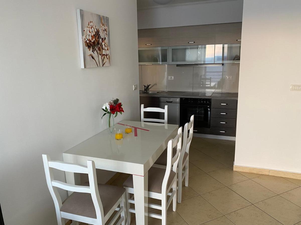 Apartment With Huge Sea View Balcony Саранде Екстериор снимка