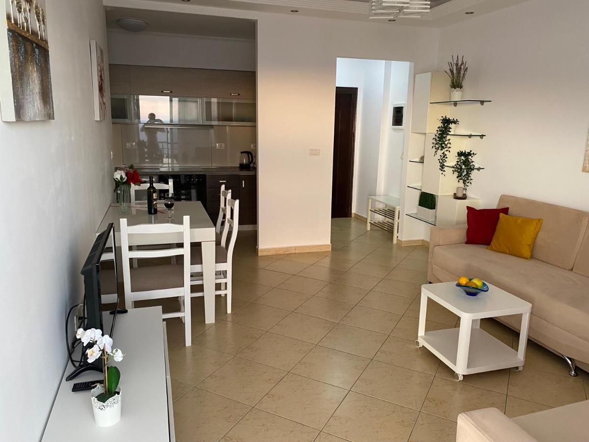 Apartment With Huge Sea View Balcony Саранде Екстериор снимка