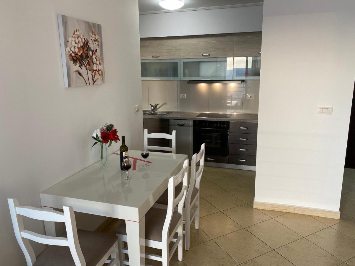 Apartment With Huge Sea View Balcony Саранде Екстериор снимка