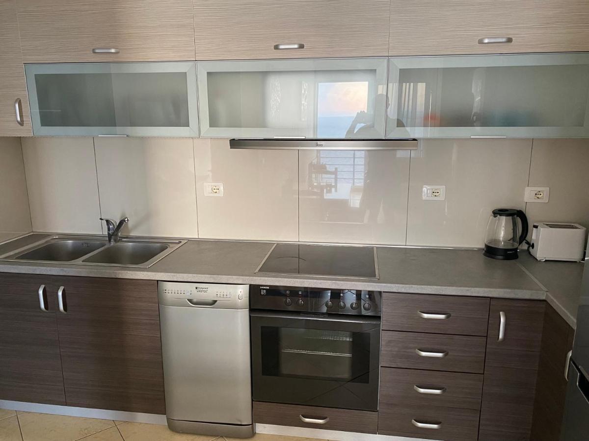 Apartment With Huge Sea View Balcony Саранде Екстериор снимка